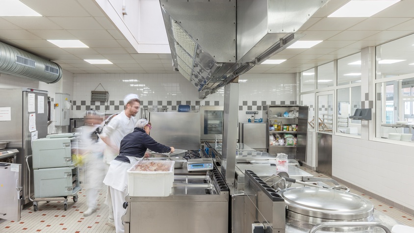 Cantine scolaire à Coubron 93